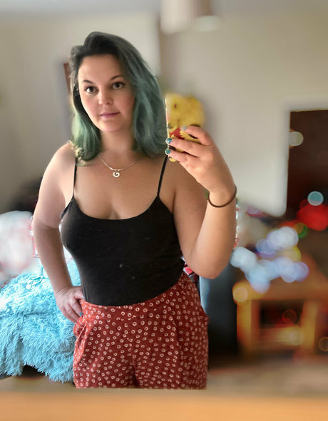 daizeeblu pornographic actress pic