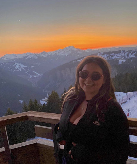 Isabellaell model art galleries