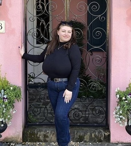 Sophia A art model galleries