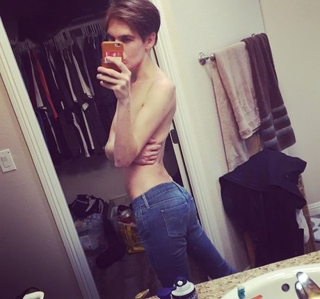 hunnydewboy sex model photo