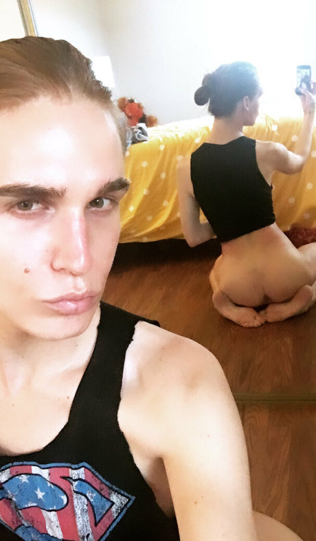 hunnydewboy hot model image