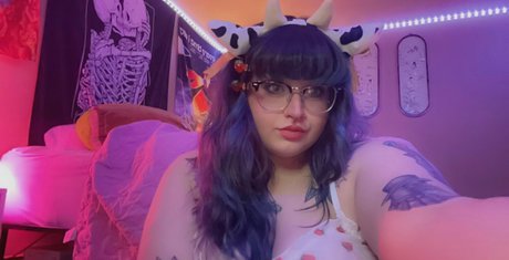 cowlil star hot photos