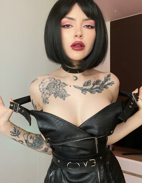 itsyouremily pornstar naked pics