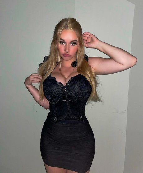 Hailey F star high quality photos