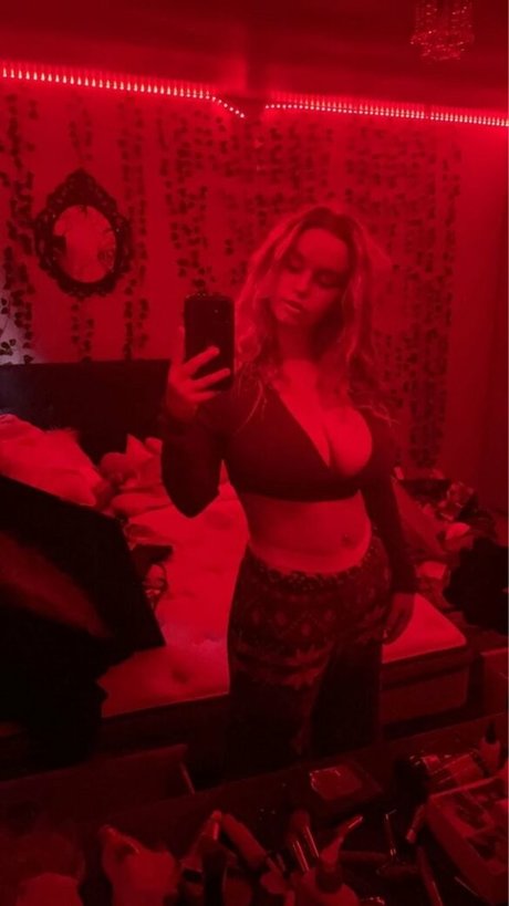 Hailey F perfect model photos