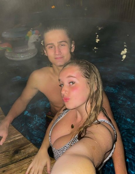 Hailey F star sex pic