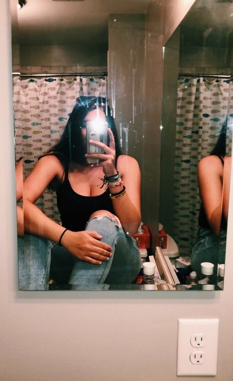 Hannah V top model img