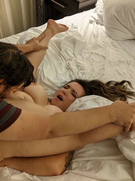 Curioushalf325 xxx model gallery