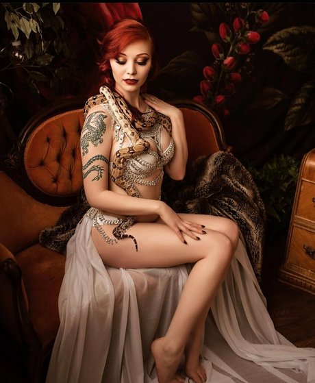 dragondez101 model perfect pictures