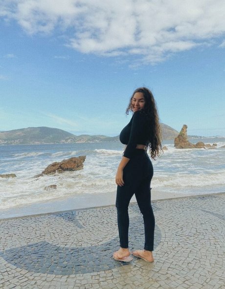 Alice M erotic pornstar pictures