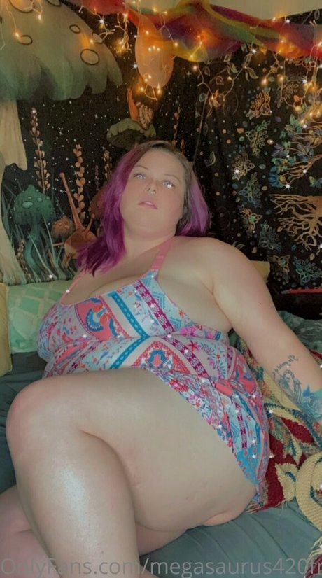 megasaurus420xofree thumbnail