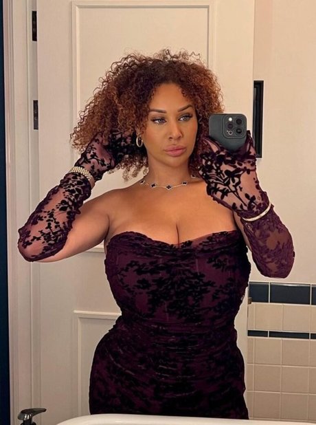 Georgina Seaman model perfect gallery