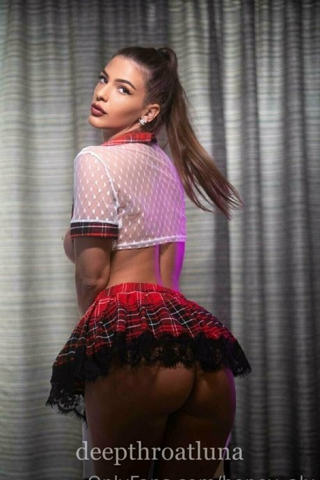 honey aly exclusive model pic