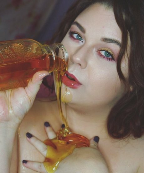 honeybuntv sexy star images