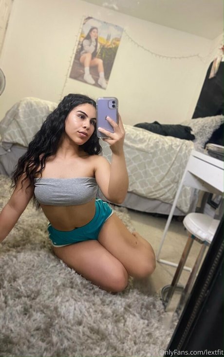 alexisbtelles top model pictures