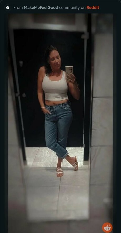 _prettypeaches_ high quality model image