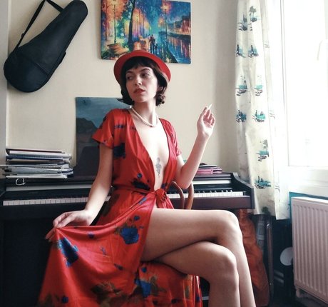 Busra cabuk star nice pictures