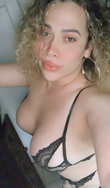 cocainemami90 model picture