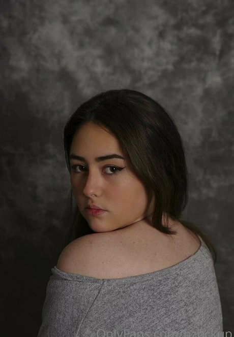 bzbckup model naked galleries