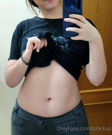 bzbckup pretty actress galleries