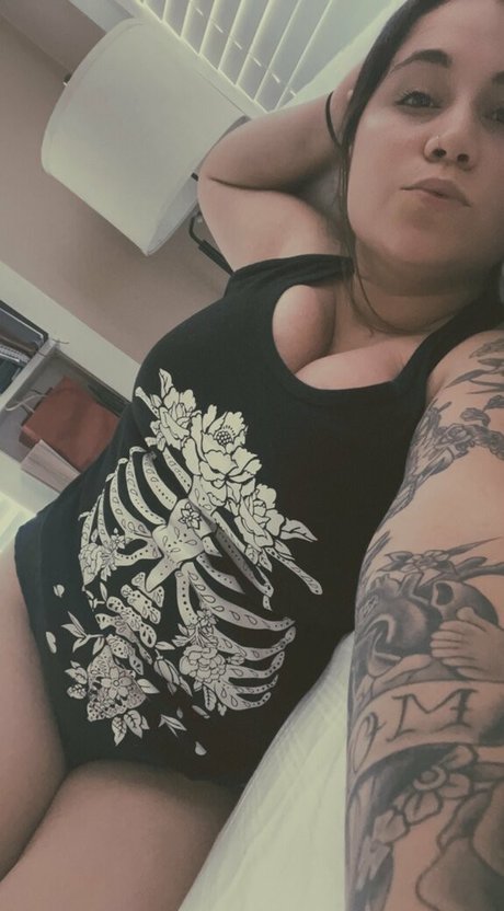 madibaileyx naked actress picture