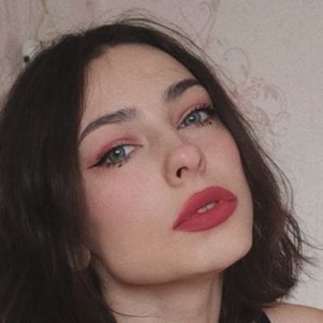 Kit Lilith model photo