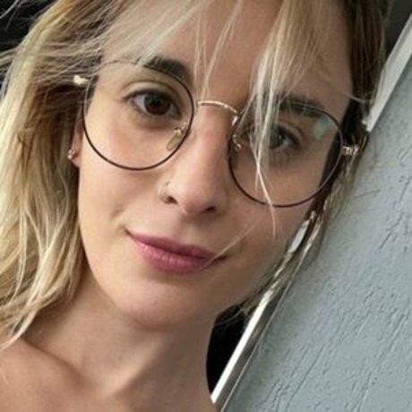 Britneybabe11 pornographic actress image