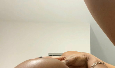 muvamoore erotic model pictures