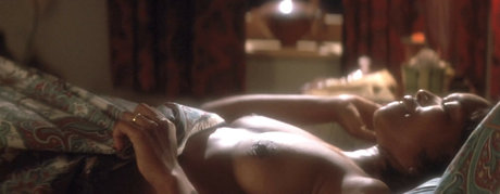 Angela Bassett model erotic pic