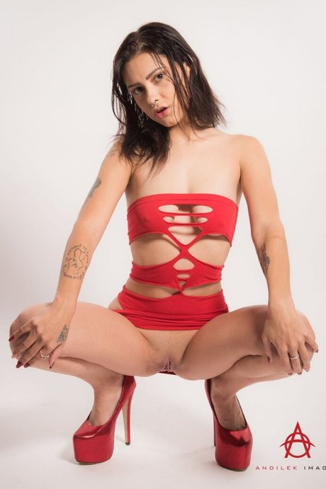 Peyton Rhodes model xxx images