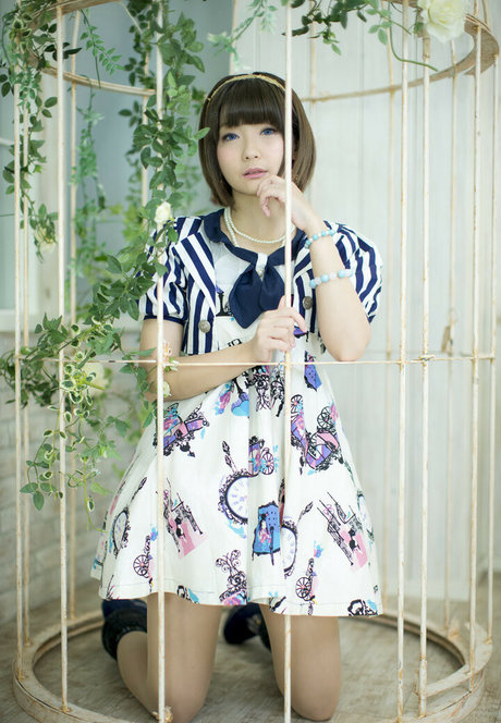 ayame apricot model pictures