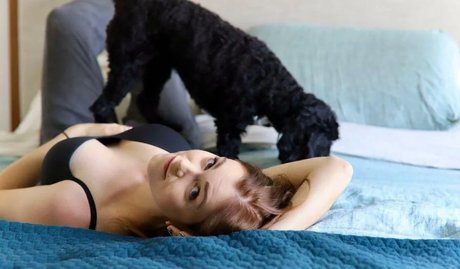 Eliza Taylor pornstar exclusive pictures