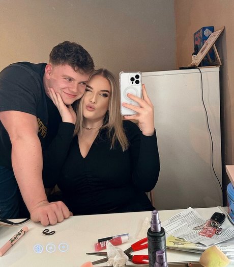 Emily Gillick model nice photo