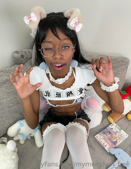 mymelodyirl free nude pornstar image