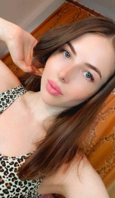 cabiriaxxx nude model image