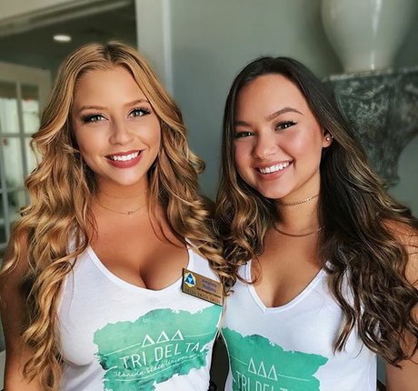 Amanda R model hd photos