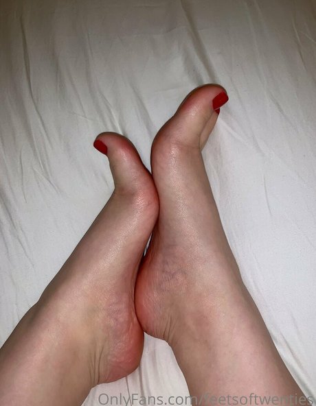 feetsoftwenties naked pornstar photos