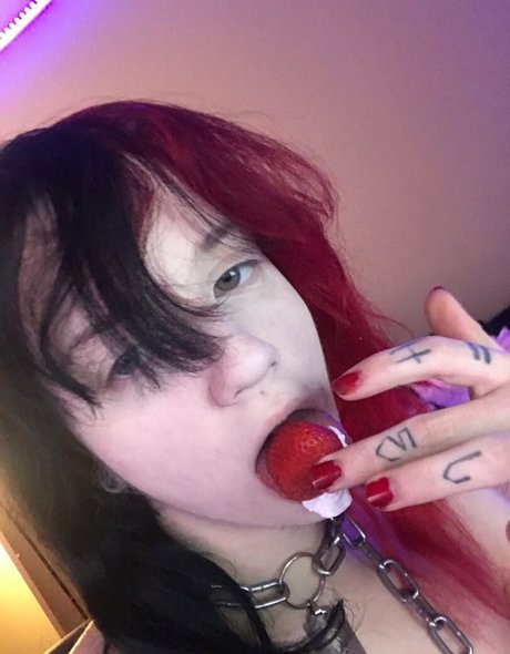 strawberryswitch profile pic