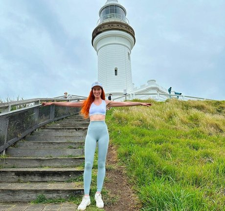 Belinda Vickers model hd photo