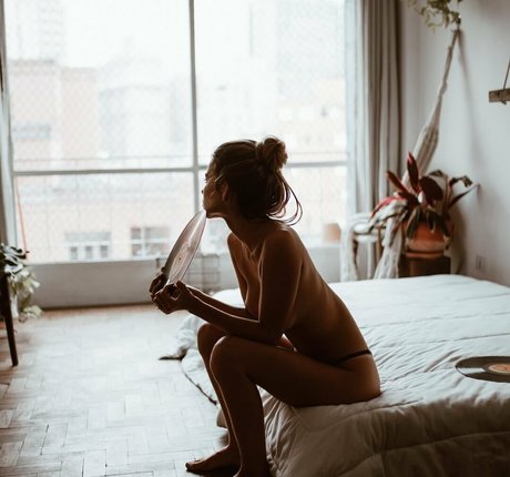 Victoria Basseto exclusive model pics