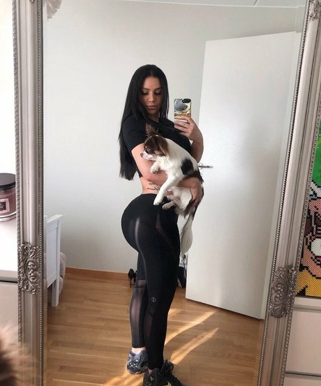 IvySky adult actress image