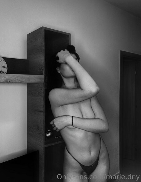 marie dny model sexy photos