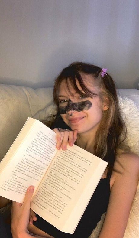 selflovemary top actress pictures