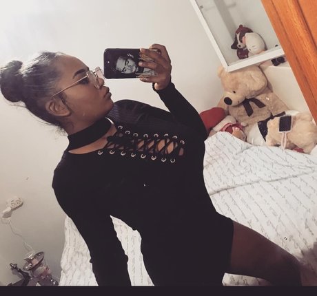 JustNati model exclusive photo