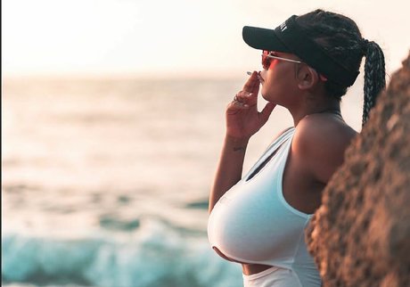 JustNati hot star picture