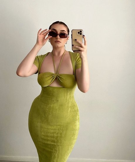 bimbo onlyfans perfect images