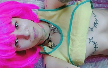 crazyylady art model photos