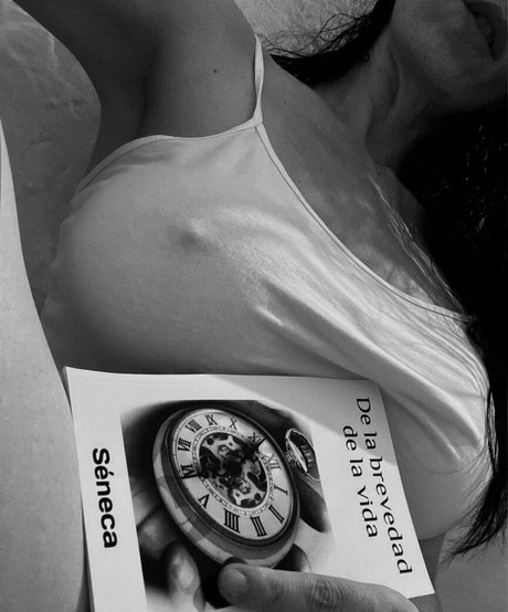 Castiza Vixens star sexy pics