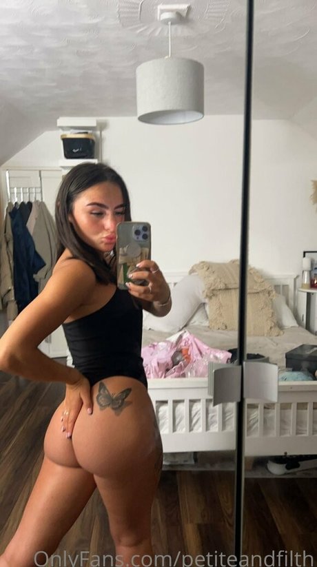 Lillie Boswell nude pornstar archive