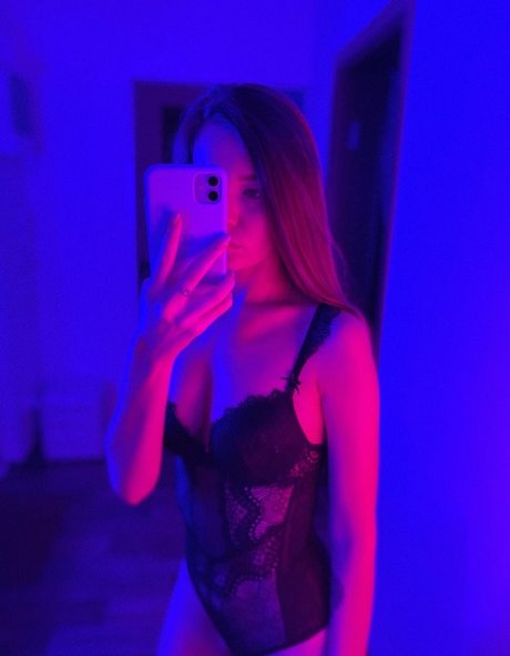 lily mint pornographic model images